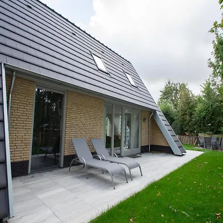 Near Groote Keeten فيلة *