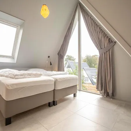 Near Groote Keeten فيلة كالانتسوج